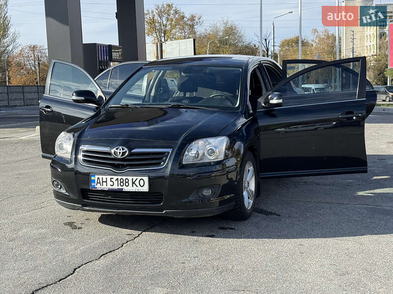 Седан Toyota Avensis 2007 в Запорожье