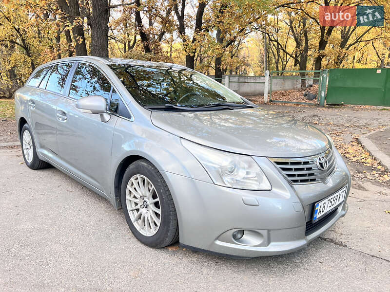 Универсал Toyota Avensis 2011 в Николаеве