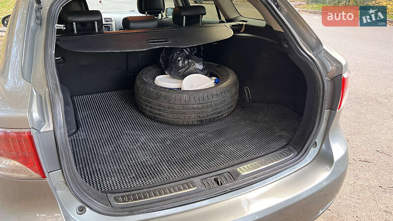 Универсал Toyota Avensis 2011 в Николаеве