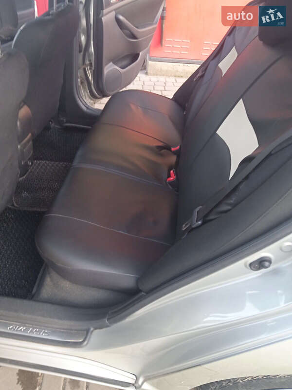 Універсал Toyota Avensis 2006 в Кам'янці-Бузькій