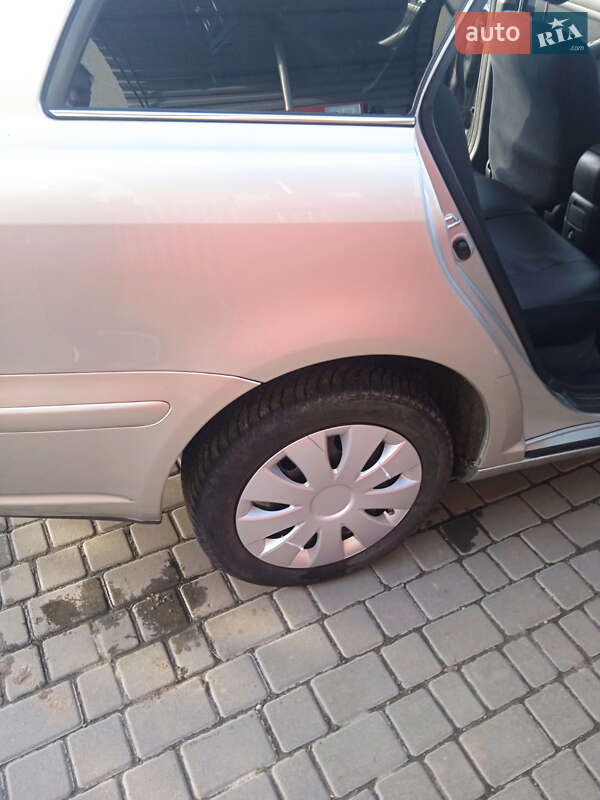 Універсал Toyota Avensis 2006 в Кам'янці-Бузькій
