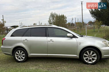Универсал Toyota Avensis 2005 в Хырове
