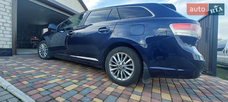 Универсал Toyota Avensis 2010 в Черкассах