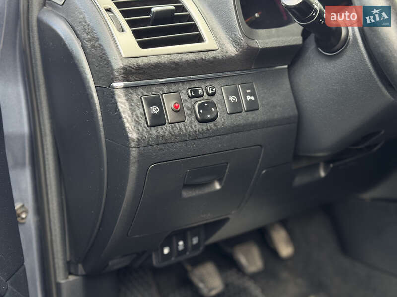 Универсал Toyota Avensis 2009 в Тернополе