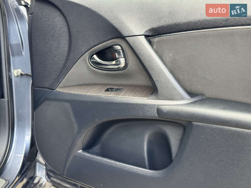 Универсал Toyota Avensis 2009 в Тернополе