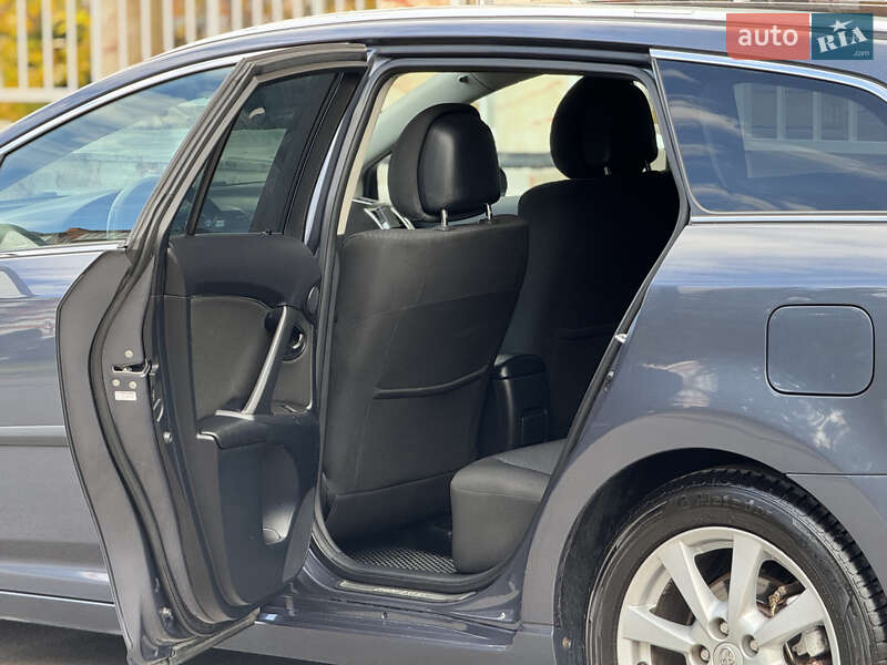 Универсал Toyota Avensis 2009 в Тернополе