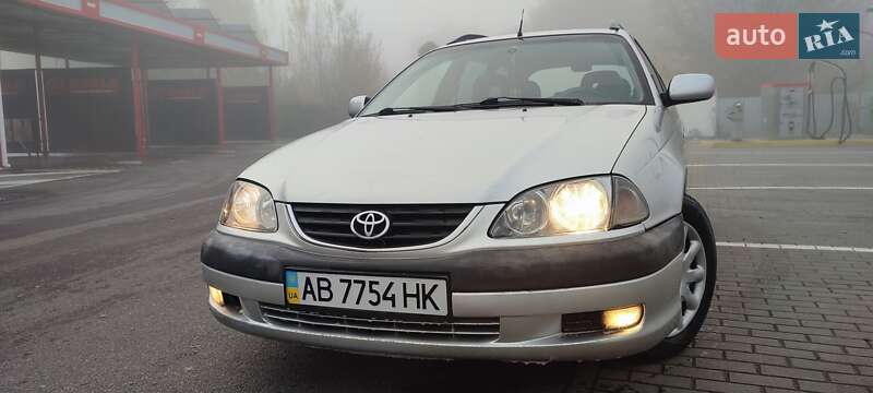 Универсал Toyota Avensis 2002 в Виннице