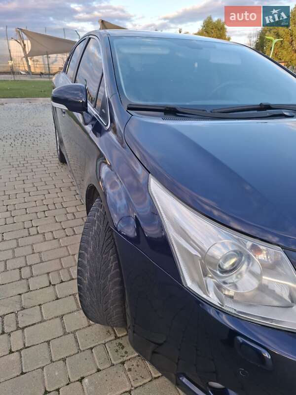 Седан Toyota Avensis 2010 в Одесі