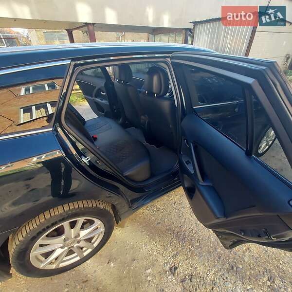 Универсал Toyota Avensis 2011 в Каменец-Подольском