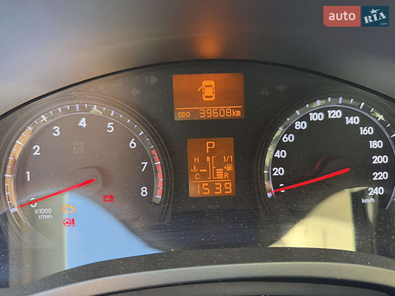 Седан Toyota Avensis 2012 в Виннице