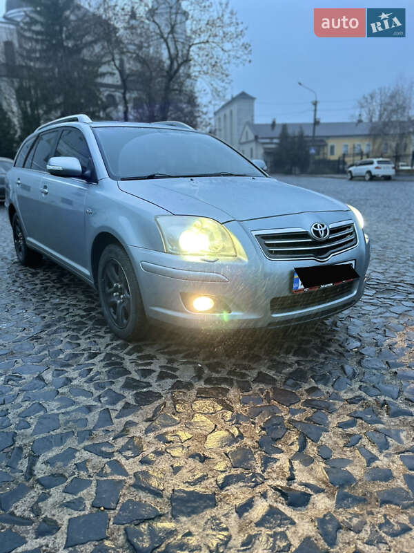 Универсал Toyota Avensis 2008 в Луцке