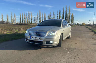 Лифтбек Toyota Avensis 2006 в Новоархангельске