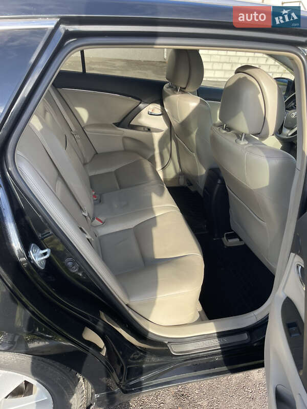 Універсал Toyota Avensis 2009 в Гореничах