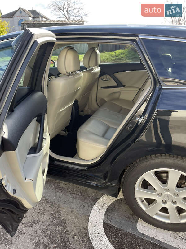 Універсал Toyota Avensis 2009 в Гореничах