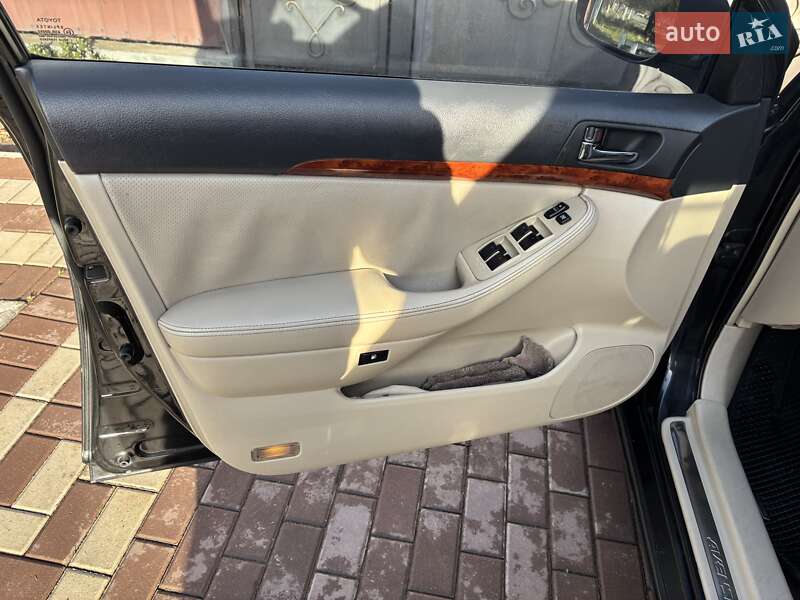 Седан Toyota Avensis 2004 в Березовке фото 21 Седан Toyota Avensis 2004 в Березовке