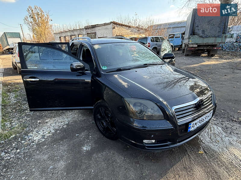 Универсал Toyota Avensis 2005 в Изюме