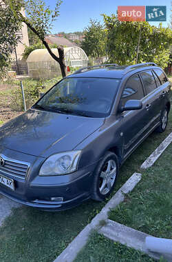 Універсал Toyota Avensis 2003 в Чорткові