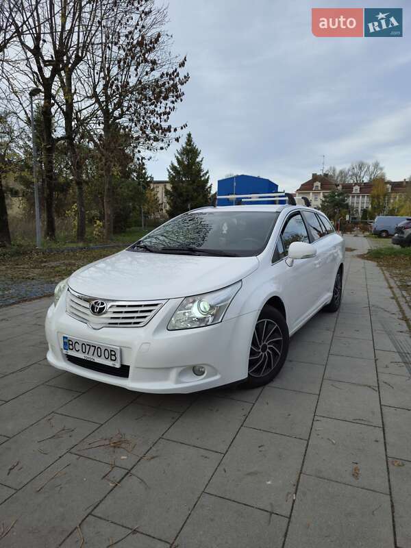 Toyota Avensis 2011