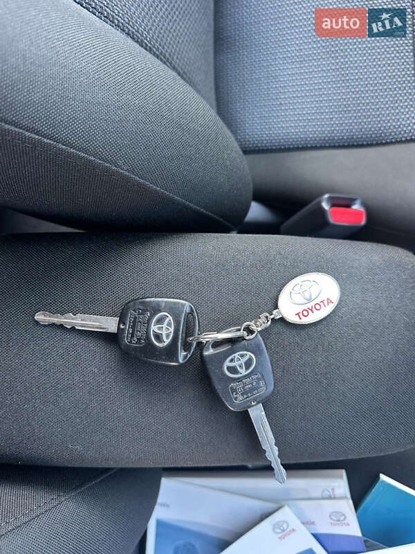 Универсал Toyota Avensis 2008 в Луцке