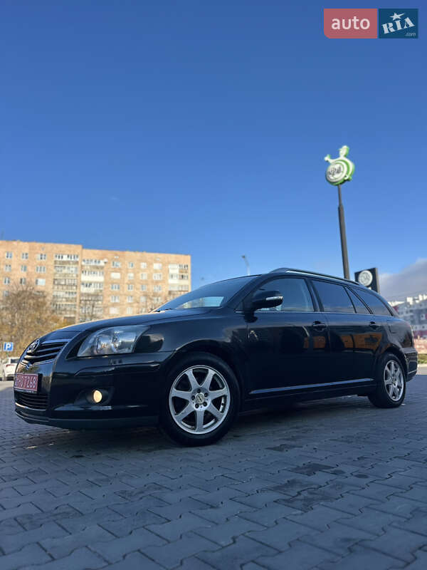 Универсал Toyota Avensis 2008 в Луцке