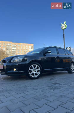 Універсал Toyota Avensis 2008 в Луцьку