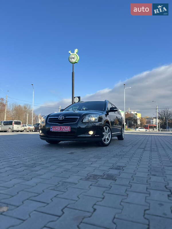Универсал Toyota Avensis 2008 в Луцке