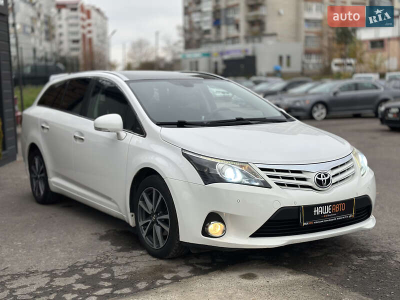Универсал Toyota Avensis 2013 в Шептицькому