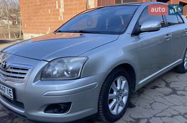 Лифтбек Toyota Avensis 2006 в Ровно