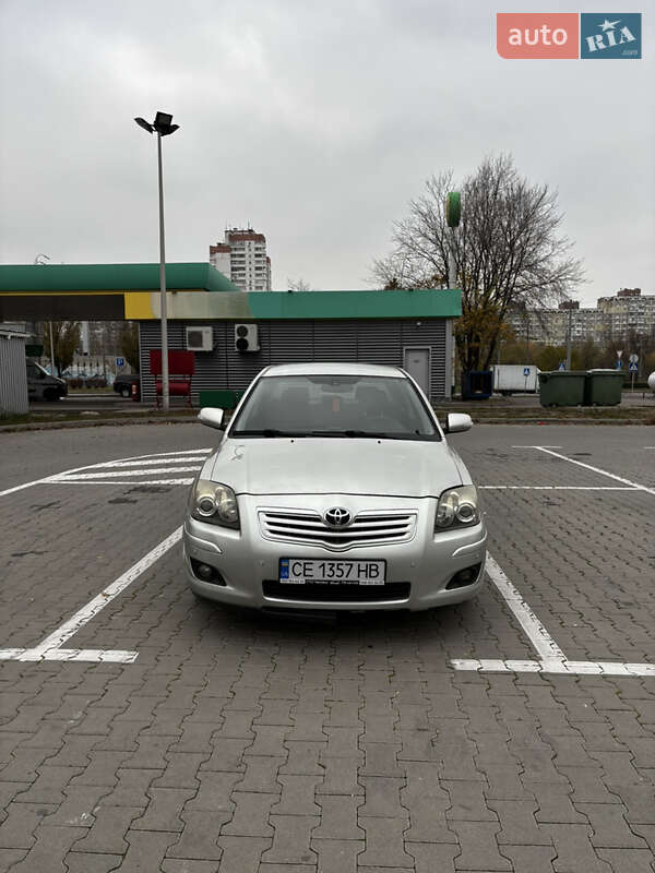 Седан Toyota Avensis 2006 в Киеве