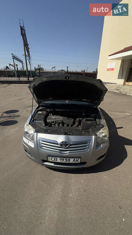 Седан Toyota Avensis 2008 в Чернигове