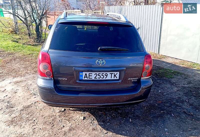 Универсал Toyota Avensis 2006 в Краснограде