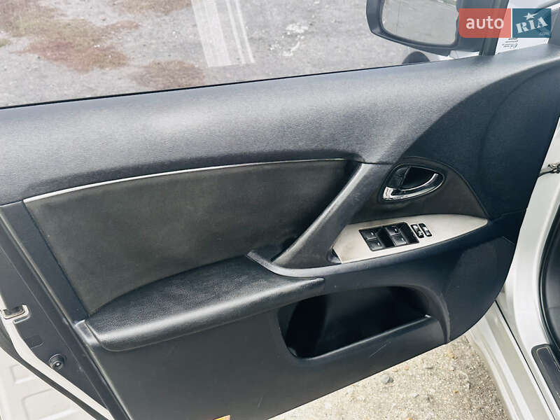 Универсал Toyota Avensis 2009 в Белгороде-Днестровском