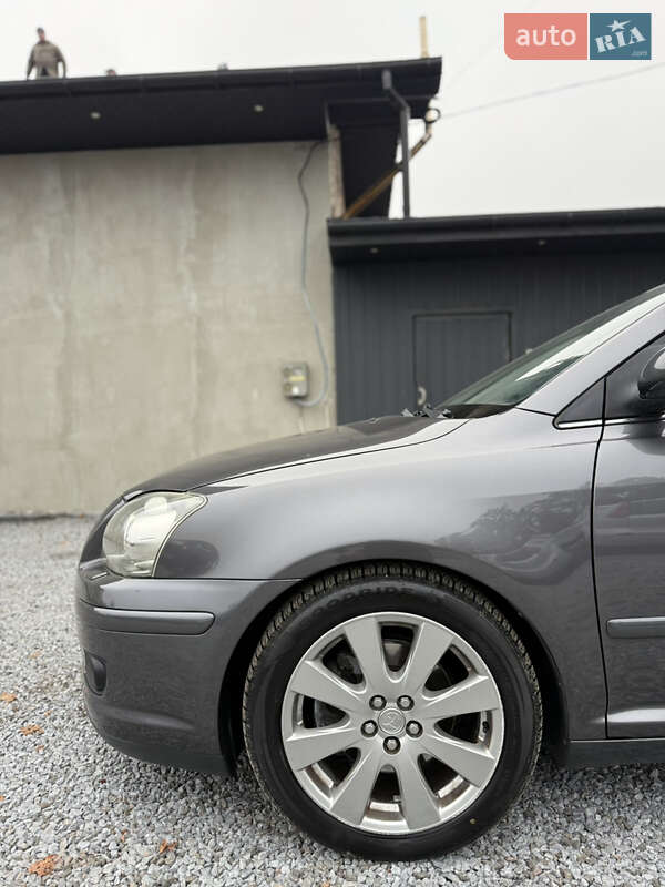 Универсал Toyota Avensis 2007 в Луцке