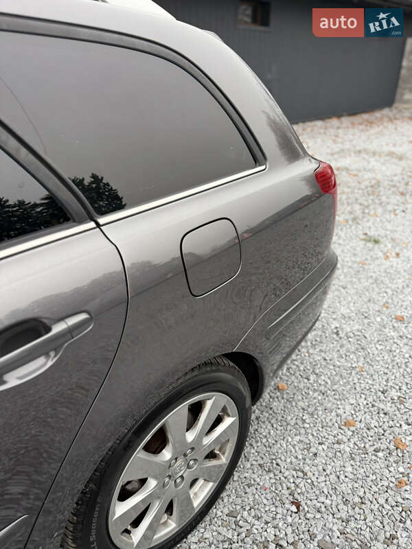 Универсал Toyota Avensis 2007 в Луцке