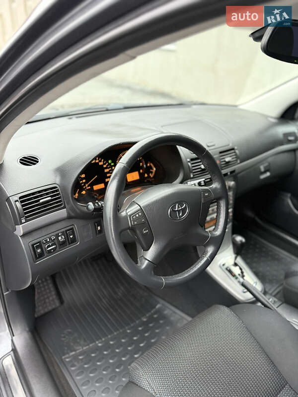 Универсал Toyota Avensis 2007 в Луцке