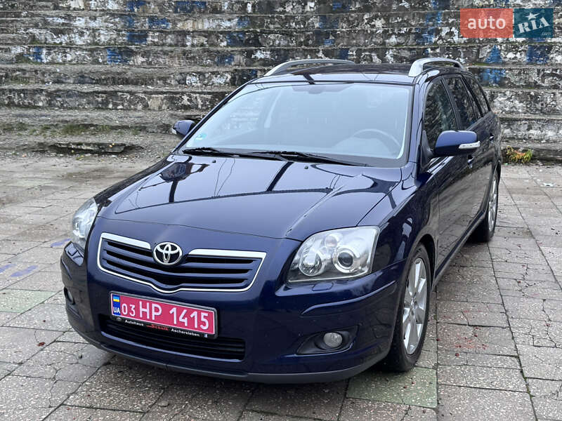 Універсал Toyota Avensis 2006 в Полтаві