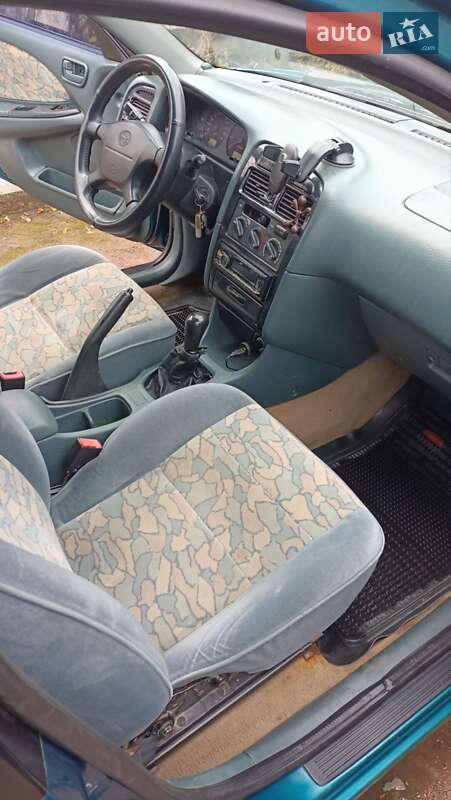 Лифтбек Toyota Avensis 1998 в Черняхове фото 2 Лифтбек Toyota Avensis 1998 в Черняхове