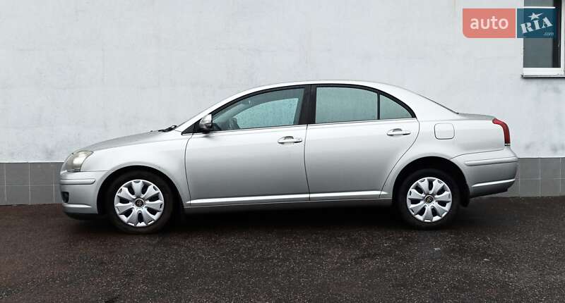 Седан Toyota Avensis 2007 в Киеве