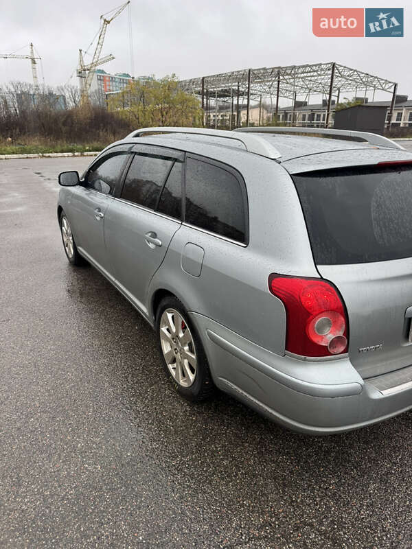 Универсал Toyota Avensis 2007 в Чернигове