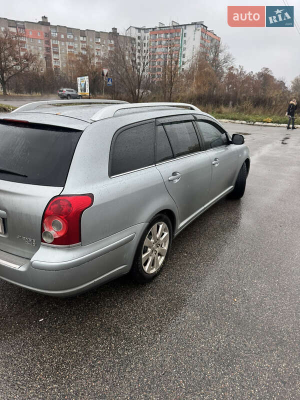 Универсал Toyota Avensis 2007 в Чернигове