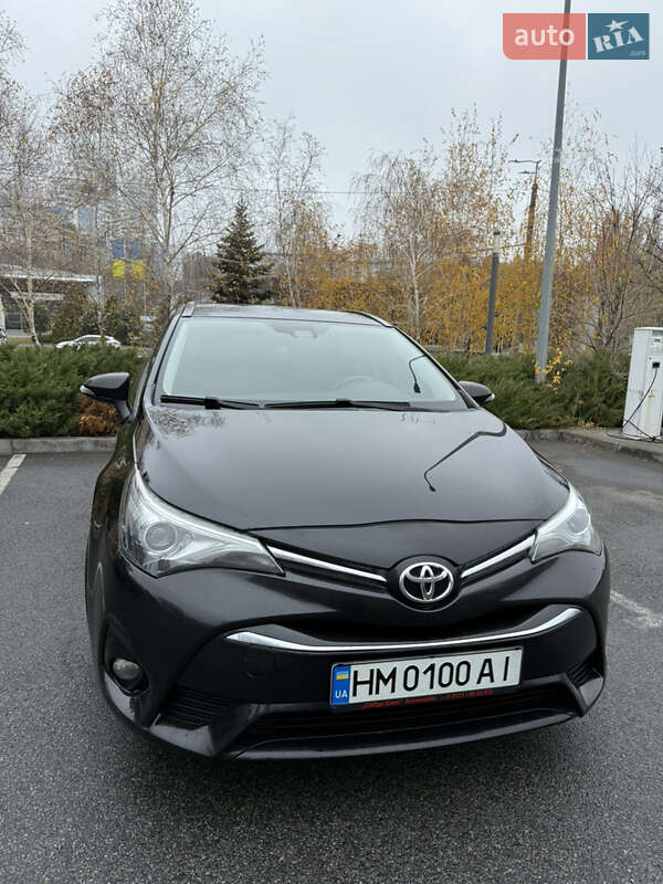 Универсал Toyota Avensis 2016 в Павлограде