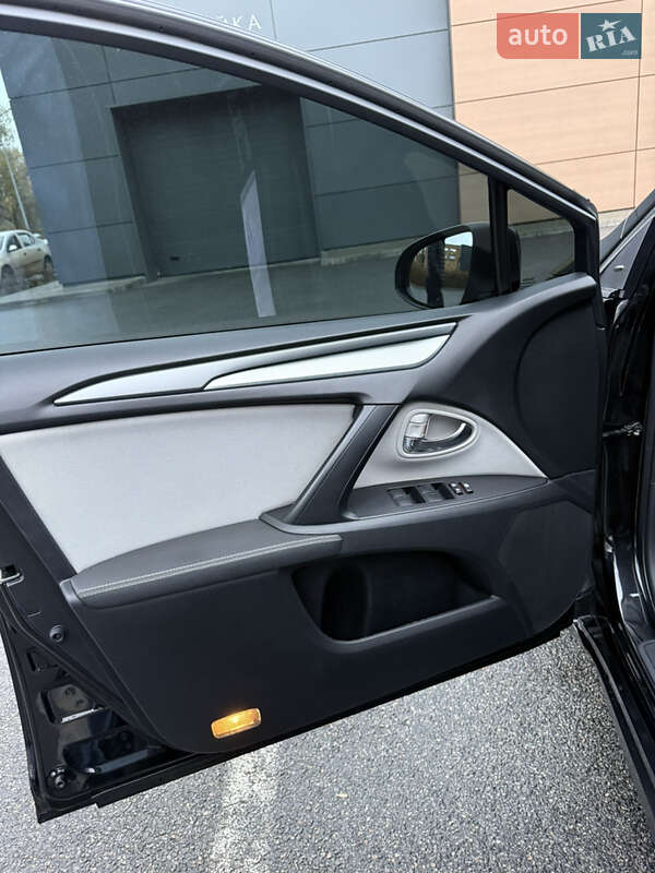 Универсал Toyota Avensis 2016 в Павлограде