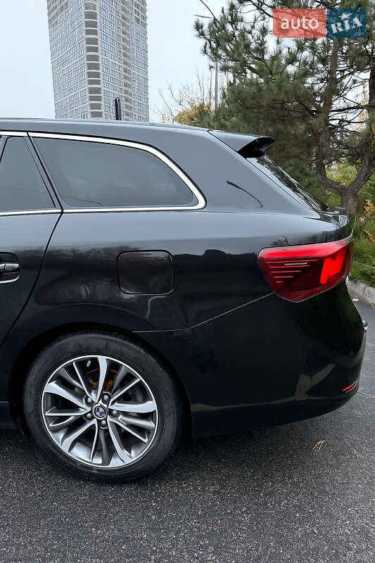 Универсал Toyota Avensis 2016 в Павлограде