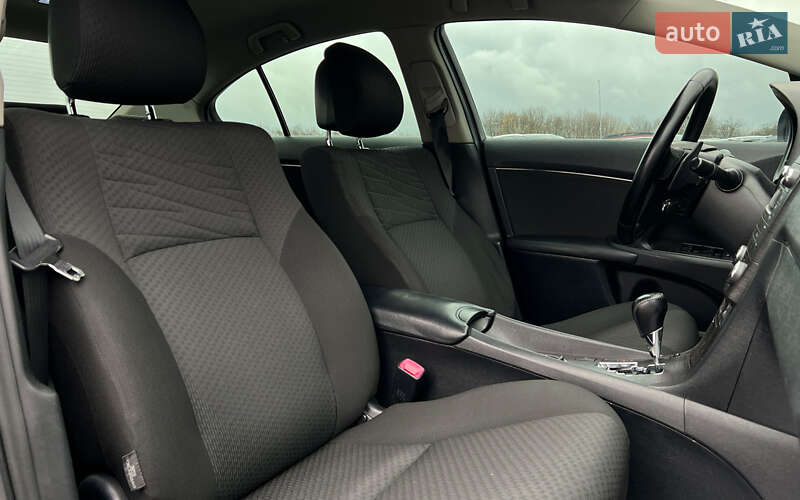 Седан Toyota Avensis 2008 в Львове