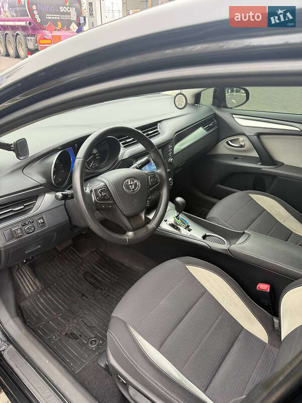 Седан Toyota Avensis 2016 в Благовещенском