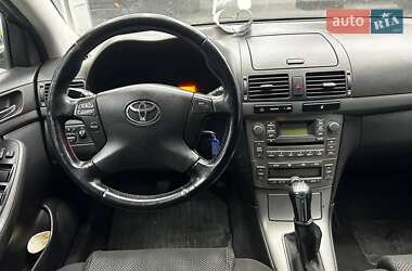 Седан Toyota Avensis 2006 в Черновцах