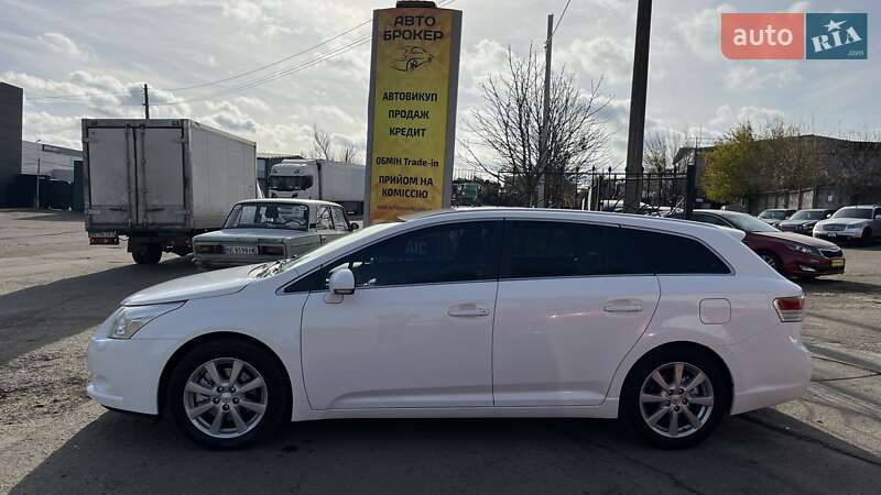 Универсал Toyota Avensis 2010 в Николаеве