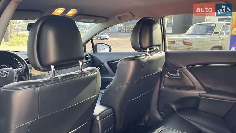 Универсал Toyota Avensis 2010 в Николаеве