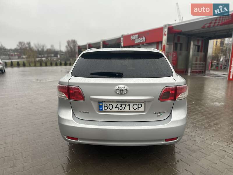 Универсал Toyota Avensis 2010 в Тернополе
