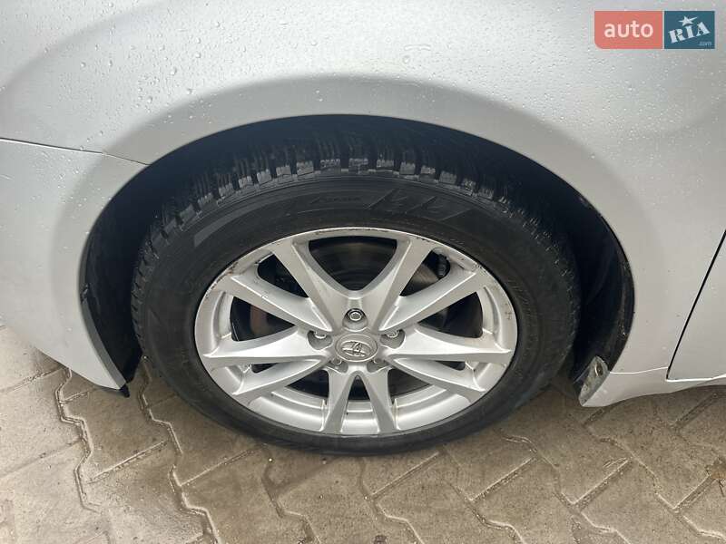 Универсал Toyota Avensis 2010 в Тернополе